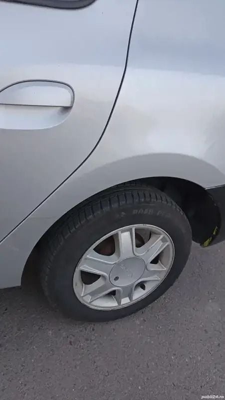 Utilizat 2013 Dacia Logan Berlinǎ | 3.600 EUR (Preț OK) - Imagine 1/4