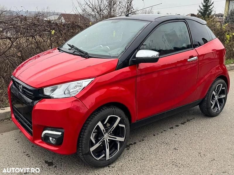 Culoarerosu Utilizat 2023 Aixam Coupe Coupe | 9.999 EUR - Imagine 1/4