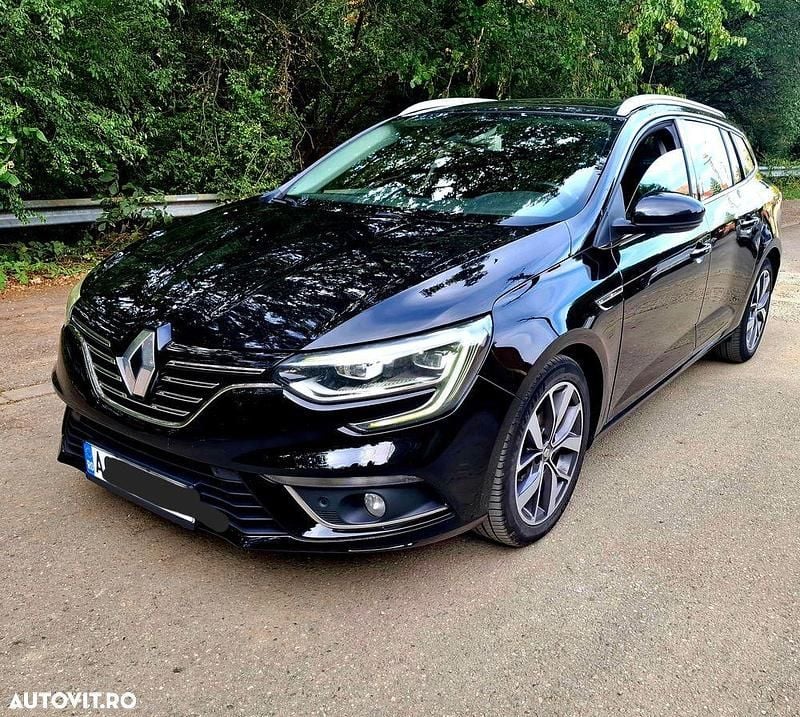 Culoarenegru Utilizat 2017 Renault Mégane GrandTour Bose Edition Break | 9.450 EUR (Scump) - Imagine 1/4
