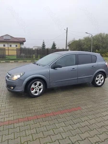Second-hand Opel Astra 105 CP (77 kW) 2006 Albastru Berlinǎ