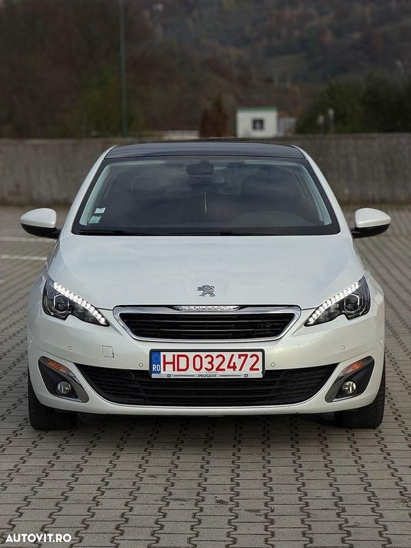Second-hand Peugeot 308 Allure 130 CP (95 kW) 2015 Culoarealb Hatchback