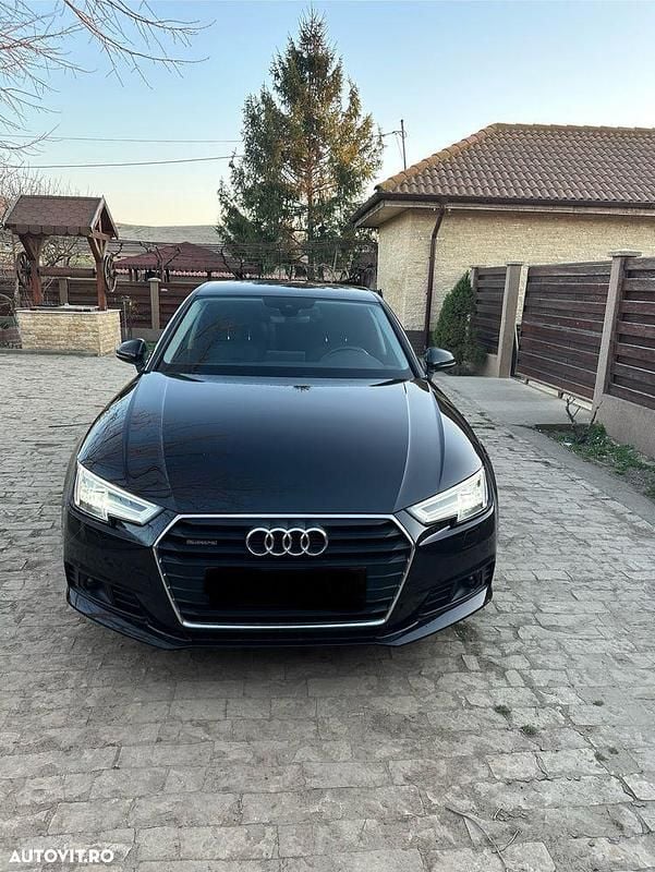 Culoarenegru Utilizat 2016 Audi A4 Berlinǎ | 16.000 EUR (Super Preț) - Imagine 1/4
