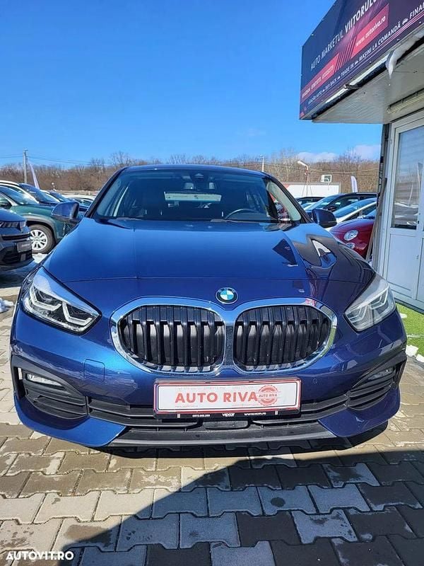 Second-hand BMW 118 Luxury Line 136 CP (100 kW) 2023 Culoarealbastru Hatchback