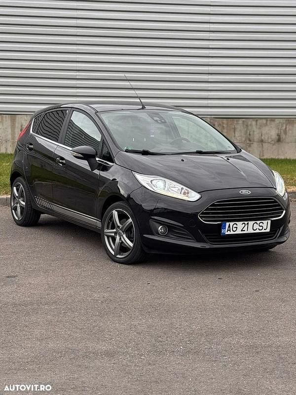 Culoarenegru Utilizat 2014 Ford Fiesta Titanium Hatchback | 5.735 EUR (Preț OK) - Imagine 1/4