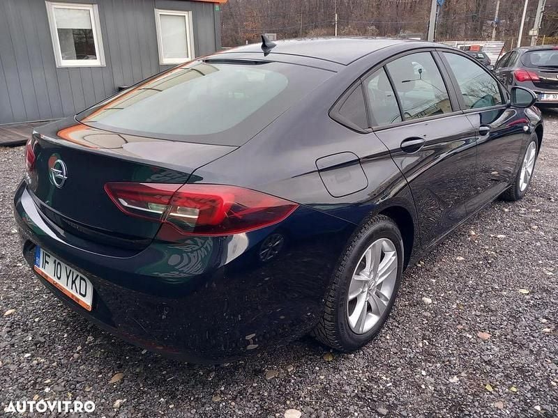 Second-hand Opel Insignia Edition 165 CP (121 kW) 2019 Culoarealbastru Berlinǎ