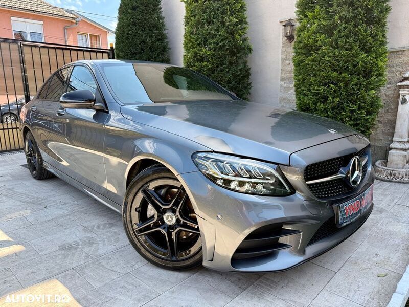 Gri Utilizat 2019 Mercedes C160 AMG line Coupe | 25.990 EUR - Imagine 1/4