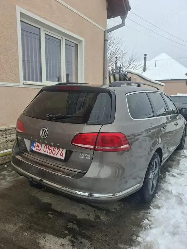 Second-hand VW Passat Highline 140 CP (102 kW) 2012 Bej Break