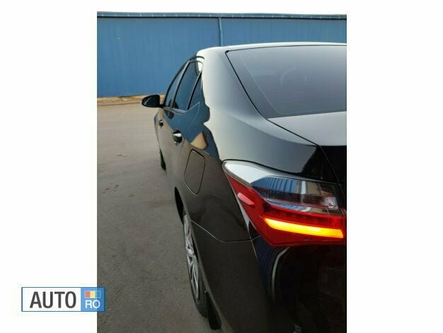 Second-hand Toyota Corolla 132 CP (97 kW) 2018 Negru Berlinǎ