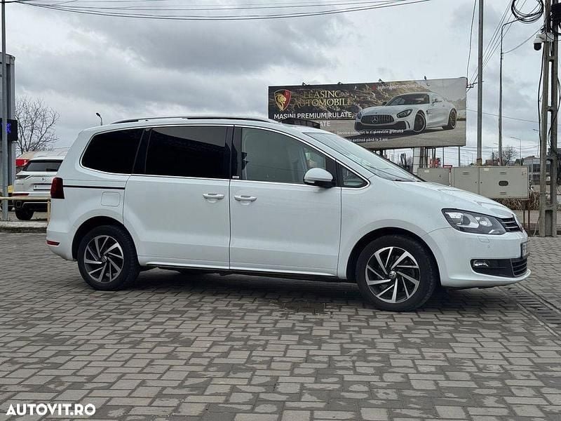 Second-hand VW Sharan Highline 150 CP (110 kW) 2019 Culoarealb Monovolum