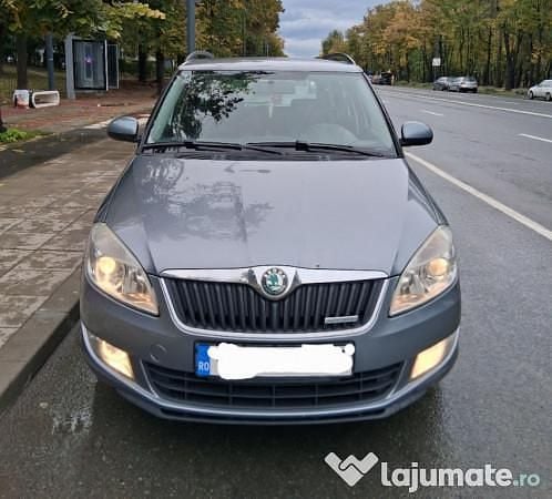 Gri Utilizat 2012 Skoda Fabia Break | 2.750 EUR (Preț bun) - Imagine 1/4