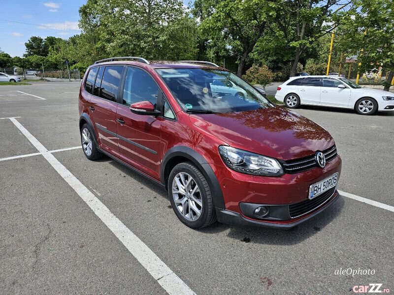 Maro Utilizat 2013 VW Touran Highline Monovolum | 10.190 EUR - Imagine 1/4