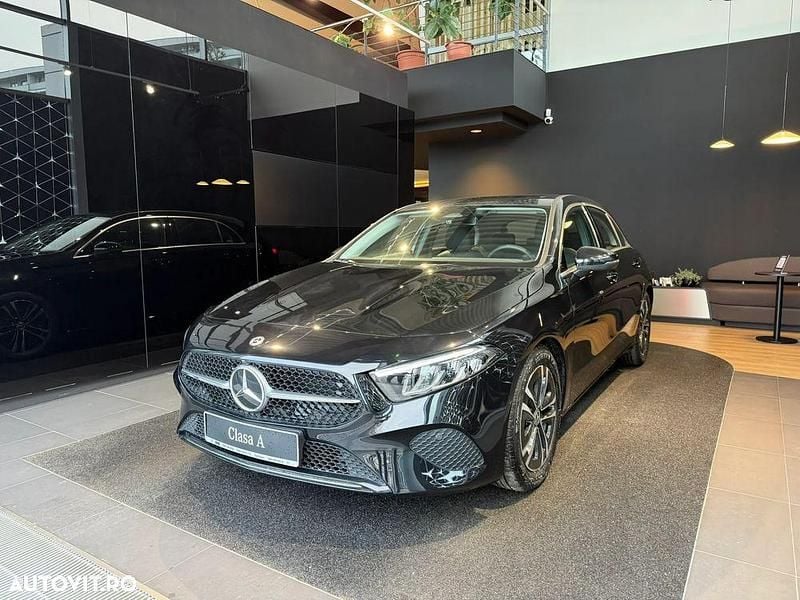 Nouă Mercedes A180 136 CP (100 kW) 2025 Culoarenegru Hatchback