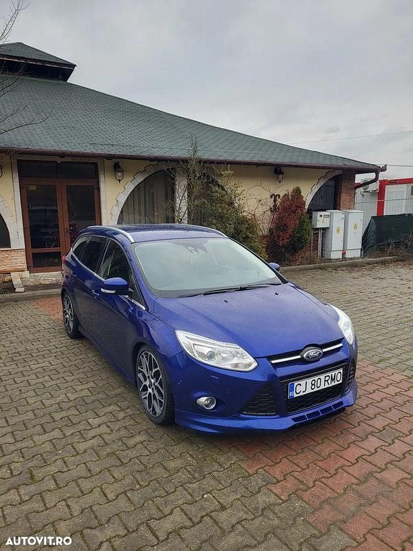 Second-hand Ford Focus 150 CP (110 kW) 2014 Culoarealbastru Break