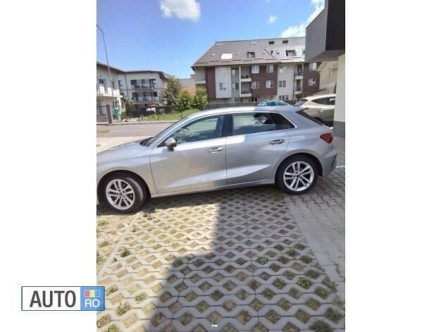 Argintiu Utilizat 2023 Audi A3 Advanced Hatchback | 24.500 EUR (Preț OK) - Imagine 1/3