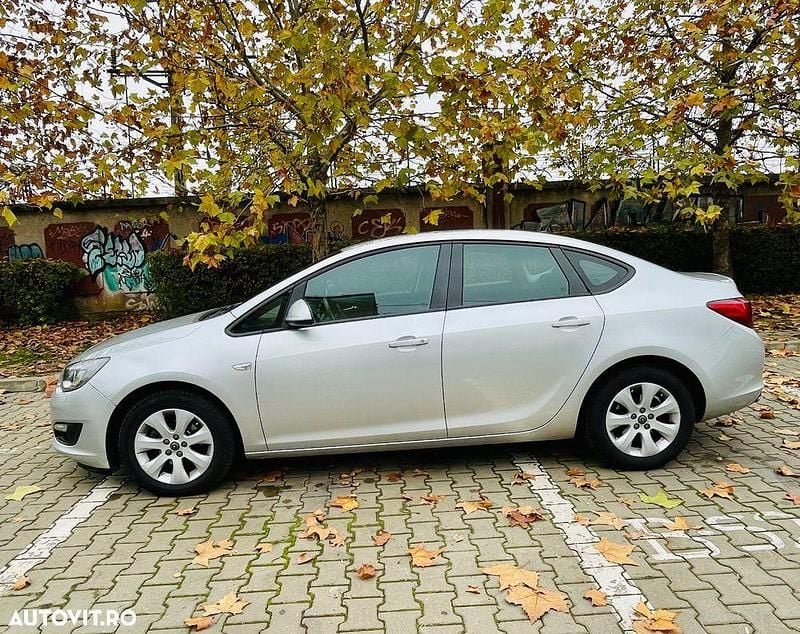 Culoareargint Utilizat 2019 Opel Astra Berlinǎ | 9.500 EUR (Preț OK) - Imagine 1/4