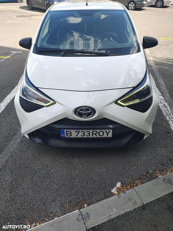 Culoarealb Utilizat 2021 Toyota Aygo Connect Style Hatchback | 5.800 EUR (Super Preț) - Imagine 1/4