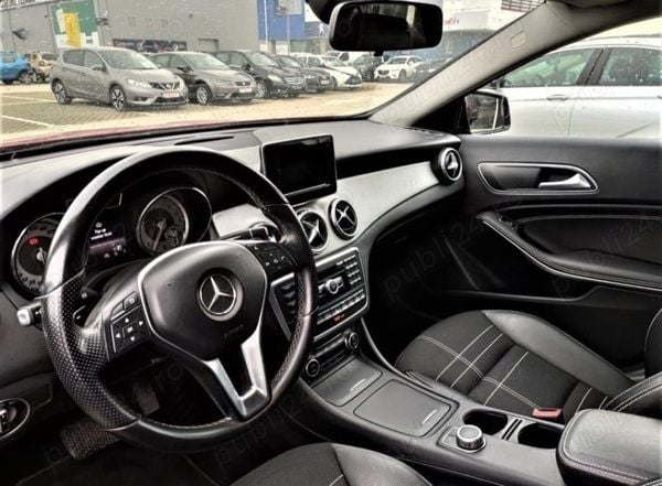 Rosu Utilizat 2015 Mercedes GLA220 SUV | 15.750 EUR - Imagine 1/4