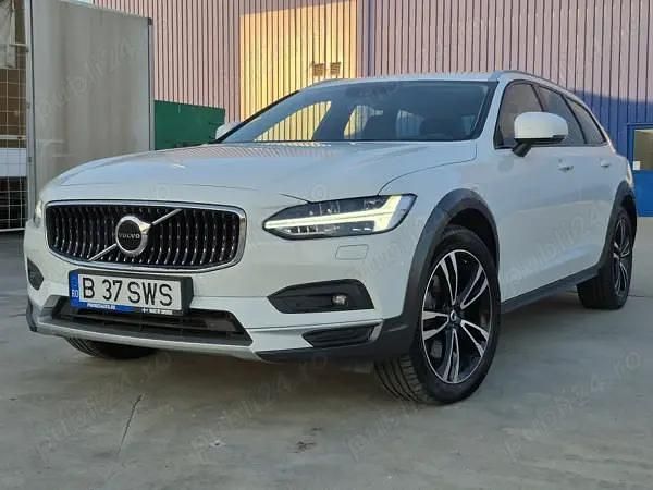 Alb Utilizat 2021 Volvo V90 CC Pro Break | 33.000 EUR - Imagine 1/4