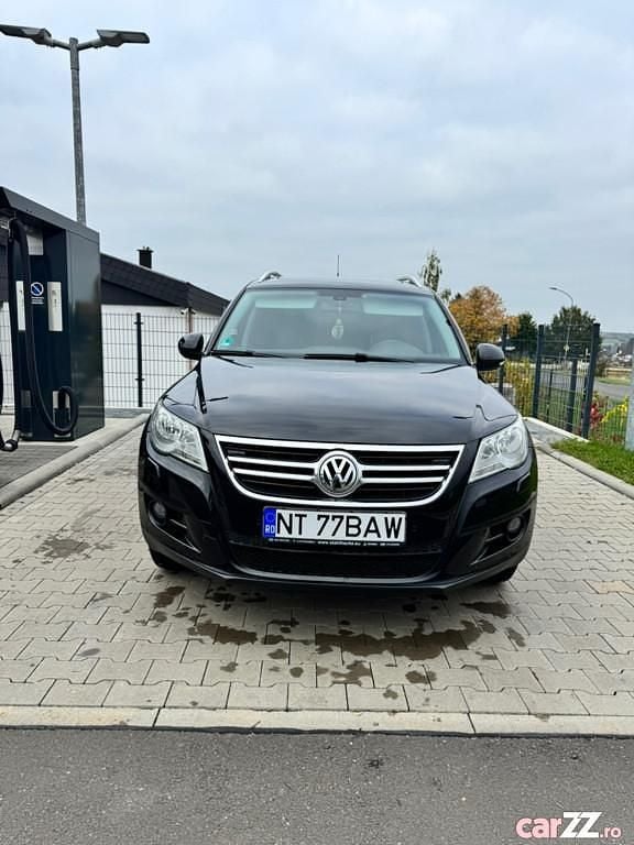 Negru Utilizat 2011 VW Tiguan SUV | 7.700 EUR (Preț OK) - Imagine 1/4