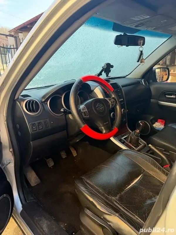 Utilizat 2007 Suzuki Grand Vitara Berlinǎ | 3.000 EUR (Preț OK) - Imagine 1/4