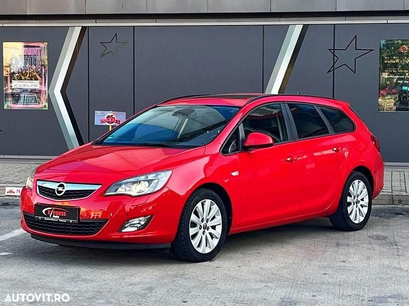 Second-hand Opel Astra Design Edition 125 CP (91 kW) 2011 Culoarerosu Break