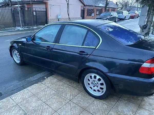 Second-hand BMW 318 125 CP (91 kW) 2002 Berlinǎ