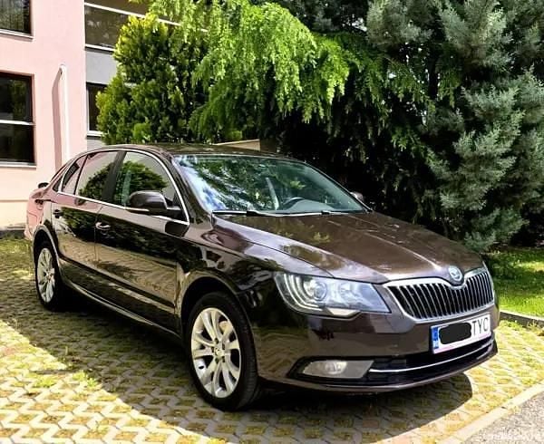 Utilizat 2014 Skoda Superb Berlinǎ | 7.950 EUR (Preț OK) - Imagine 1/4