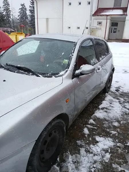 Second-hand Alfa Romeo 147 105 CP (77 kW) 2003 Hatchback