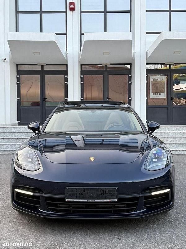 Second-hand Porsche Panamera 4 330 CP (242 kW) 2018 Culoarealbastru Berlinǎ