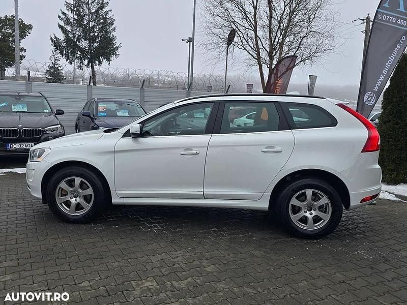 Second-hand Volvo XC60 Momentum 163 CP (119 kW) 2013 Culoarealb SUV