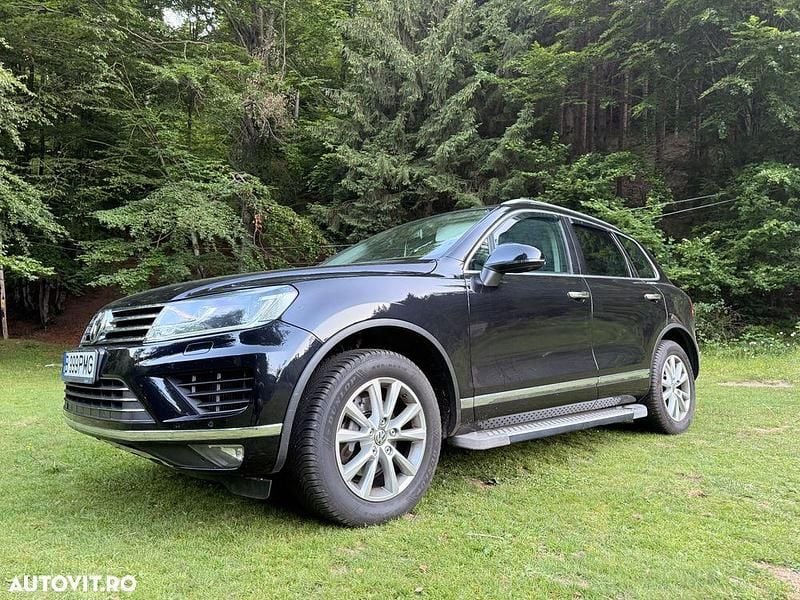Culoarenegru Utilizat 2016 VW Touareg Mountain SUV | 14.800 EUR (Super Preț) - Imagine 1/4
