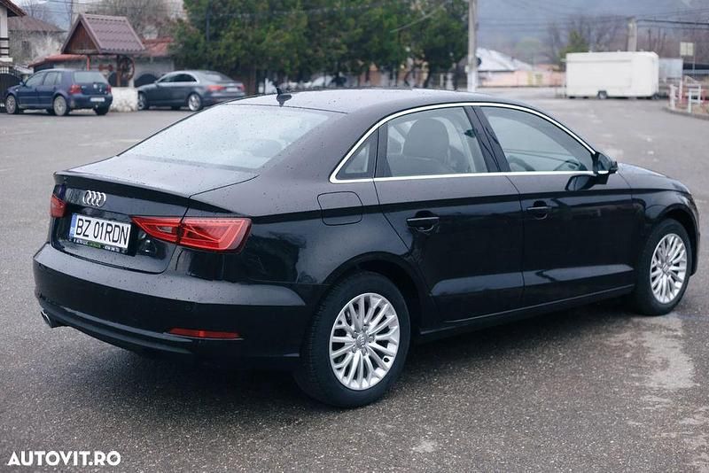 Second-hand Audi A3 Ambiente 150 CP (110 kW) 2015 Culoarenegru Berlinǎ