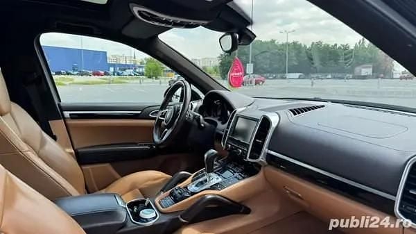 Negru Utilizat 2016 Porsche Cayenne SUV | 30.000 EUR (Preț bun) - Imagine 1/4