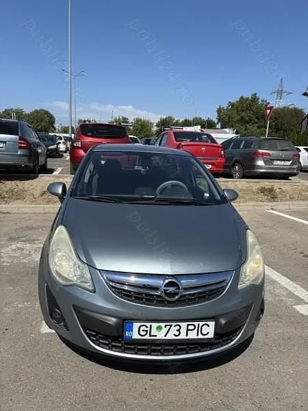 Gri Utilizat 2011 Opel Corsa Hatchback | 3.650 EUR (Preț OK) - Imagine 1/4