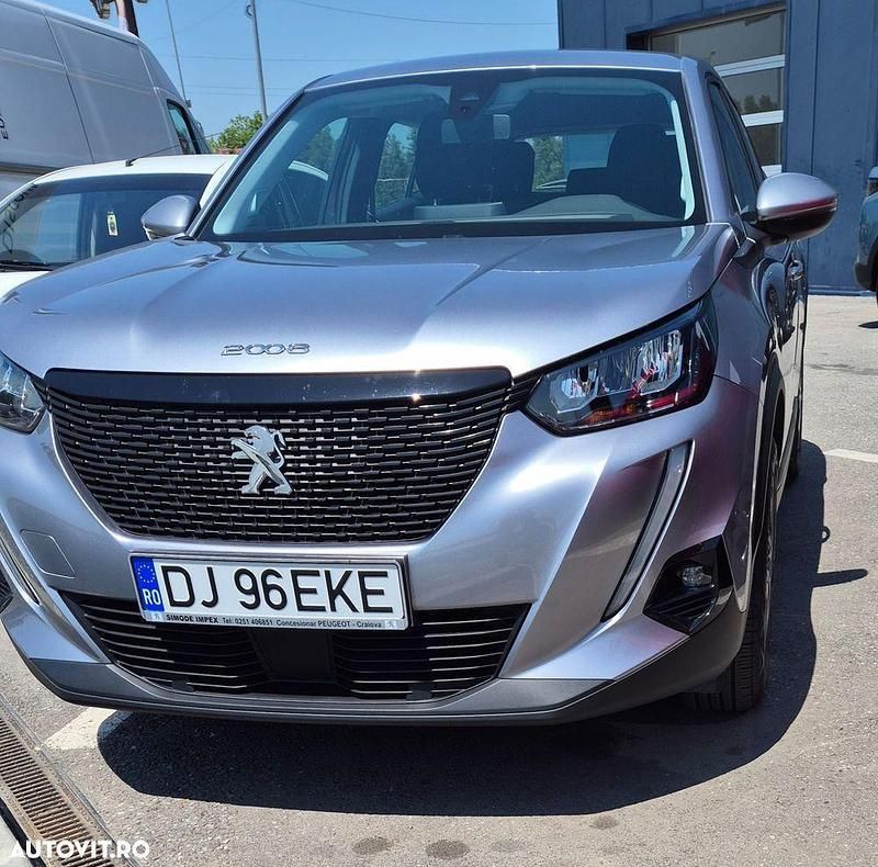 Gri Utilizat 2019 Peugeot 2008 SUV | 12.000 EUR (Super Preț) - Imagine 1/4