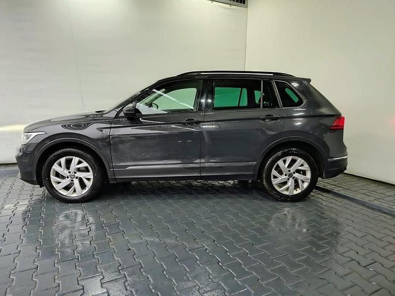 Second-hand VW Tiguan Life 150 CP (110 kW) 2023 Gri mediu  normal SUV