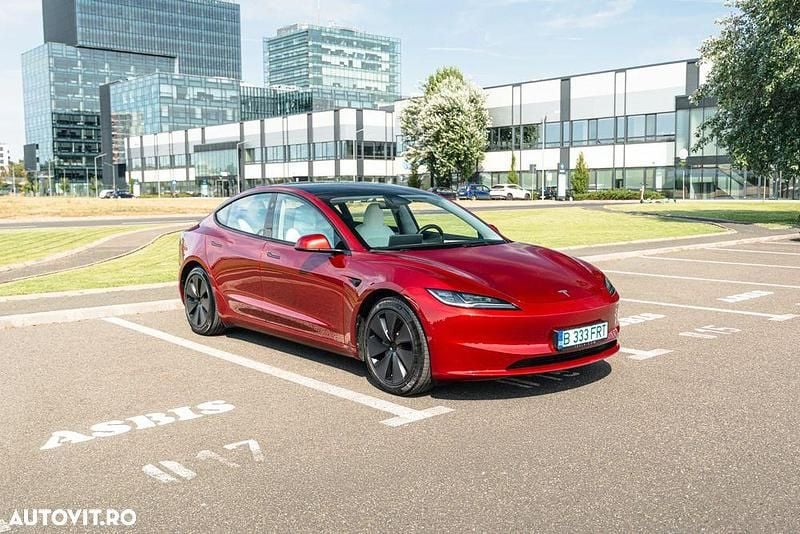 Culoarerosu Utilizat 2024 Tesla Model 3 Long Range AWD Berlinǎ | 41.990 EUR (Scump) - Imagine 1/4
