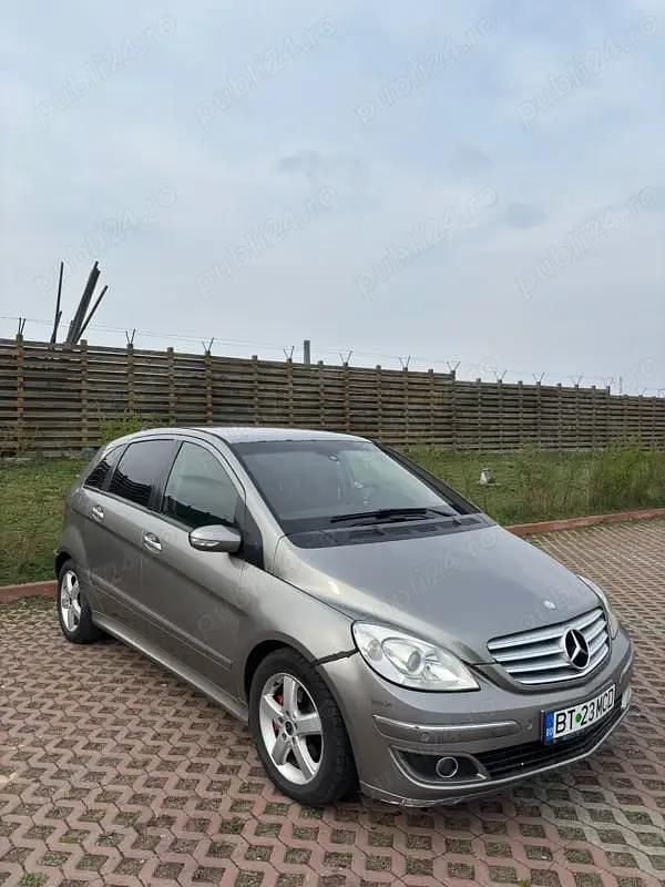Utilizat 2006 Mercedes 200 | 2.500 EUR - Imagine 1/4