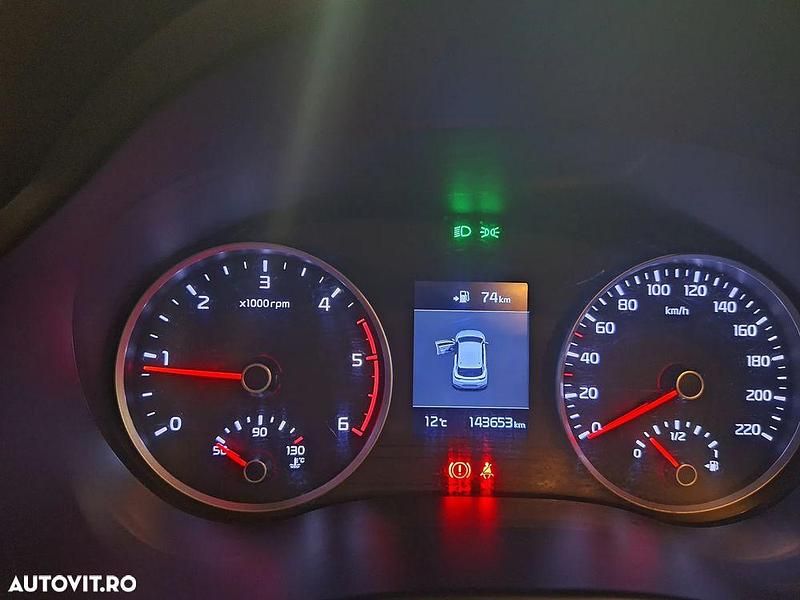 Second-hand Kia Stonic Urban 136 CP (100 kW) 2019 Culoarealb SUV