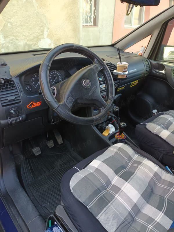 Utilizat 2005 Opel Zafira Monovolum | 2.800 EUR - Imagine 1/3