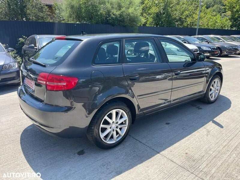 Second-hand Audi A3 Sportback Ambiente 125 CP (91 kW) 2010 Gri Hatchback