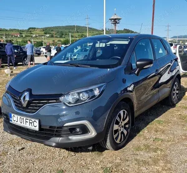 Albastru Utilizat 2018 Renault Captur Life SUV | 9.400 EUR (Preț bun) - Imagine 1/4