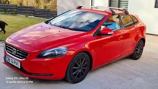 Second-hand 2013 Volvo V40 You! Hatchback | 5.700 EUR (Preț bun) - Imagine 1/4