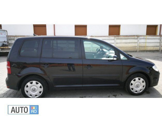 Second-hand VW Touran 105 CP (77 kW) 2008 Negru metalizat Monovolum