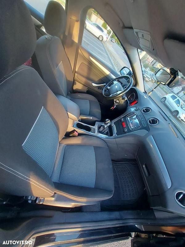 Culoarenegru Utilizat 2011 Ford Mondeo Ambiente Break | 3.300 EUR (Preț OK) - Imagine 1/4
