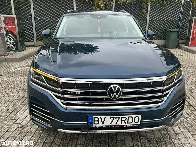 Culoarealbastru Utilizat 2021 VW Touareg Elegance SUV | 40.000 EUR (Preț OK) - Imagine 1/4