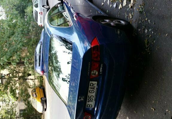 Second-hand Honda Accord 140 CP (102 kW) 2004 Albastru Berlinǎ