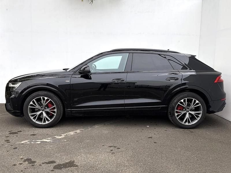 Second-hand Audi Q8 340 CP (250 kW) 2023 Negru  metalic SUV