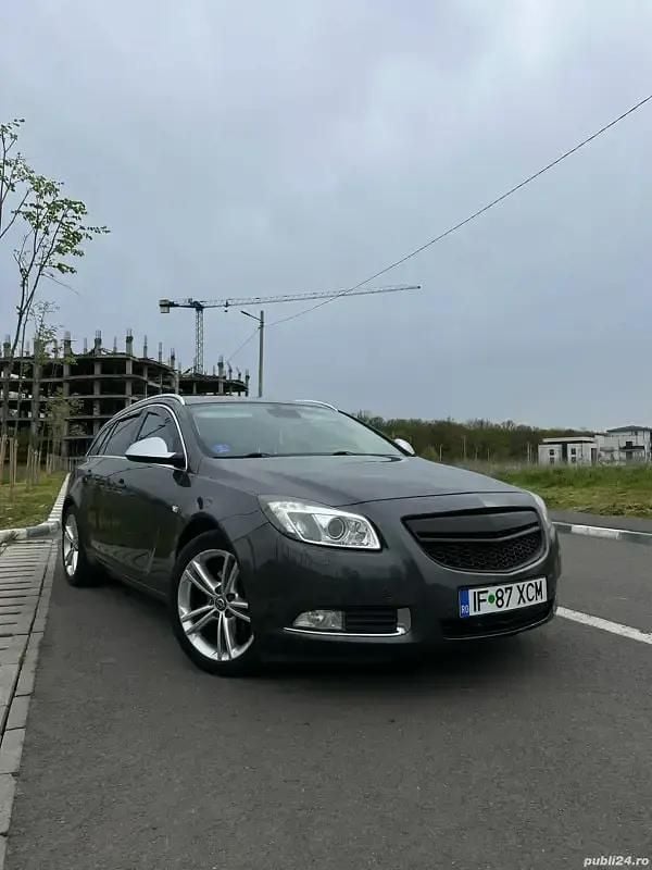 Gri Utilizat 2010 Opel Insignia Sport Break | 3.450 EUR (Preț bun) - Imagine 1/4