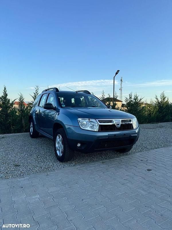 Culoarealbastru Utilizat 2010 Dacia Duster SUV | 5.600 EUR (Puțin scump) - Imagine 1/4